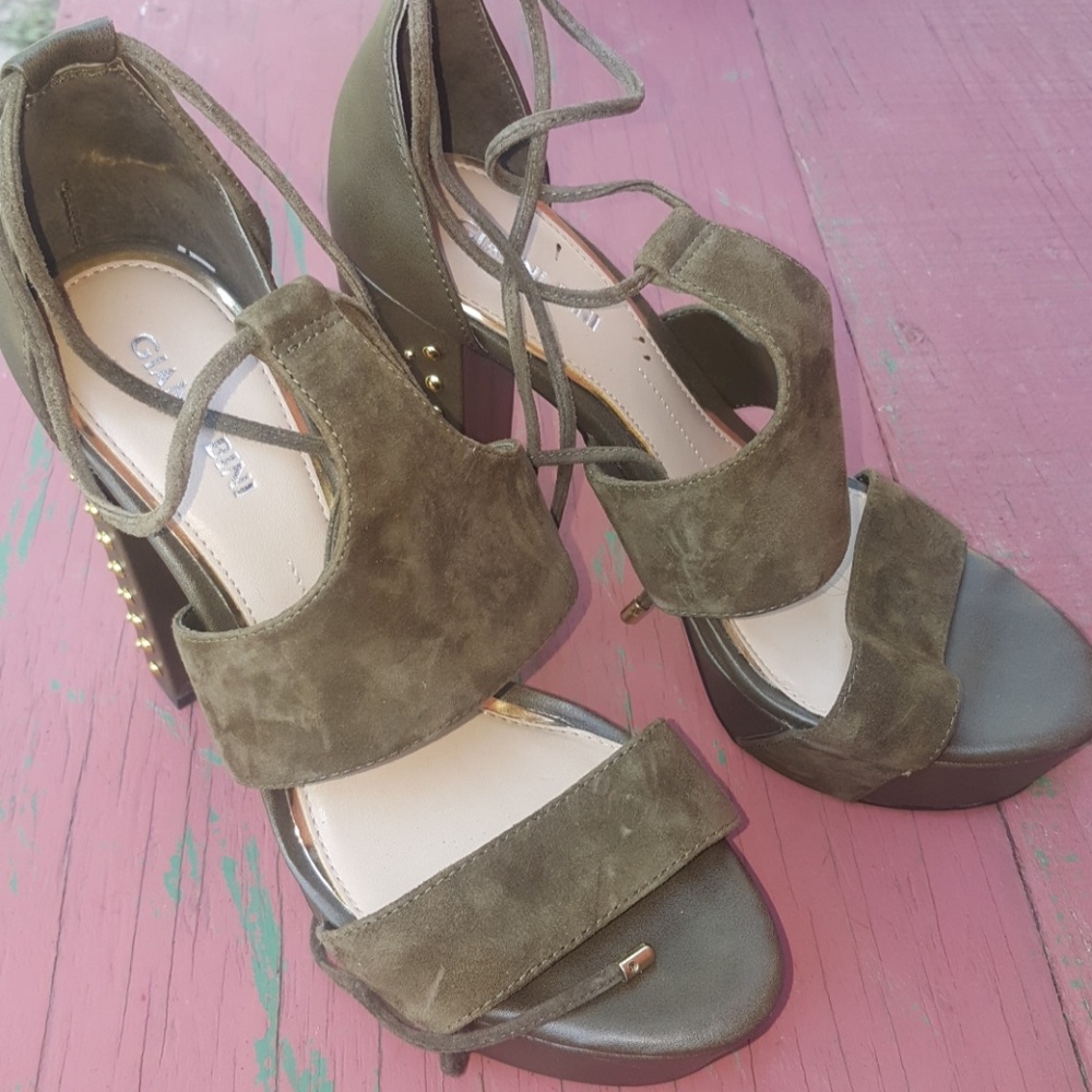 Gianni Bini Pumps